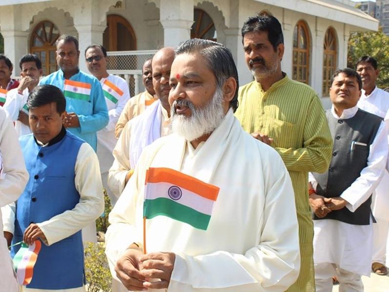 National Flag of India was hoisted at Gurudev Brahmanand Saraswati Ashram, Chhan Bhopal by Brahmachari Girish Ji with Acharyas, Vedic Pundits and staff of Maharishi Ved Vigyan Vidyapeeth on 26 Jan 2017.